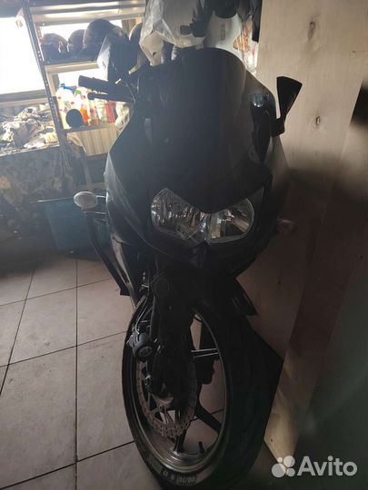 Продаю Kawasaki Ninja 250r