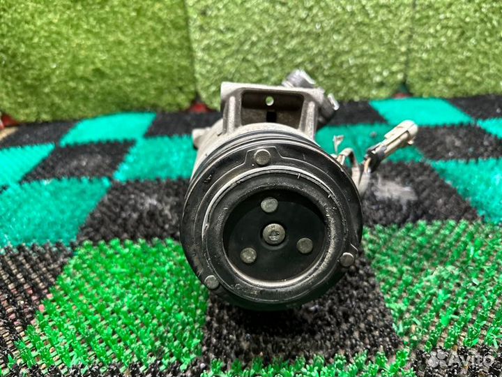 Компрессор кондиционера Opel Astra H Zafira B