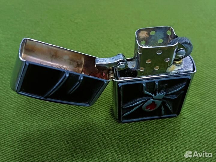 Зажигалка с пауком Серая