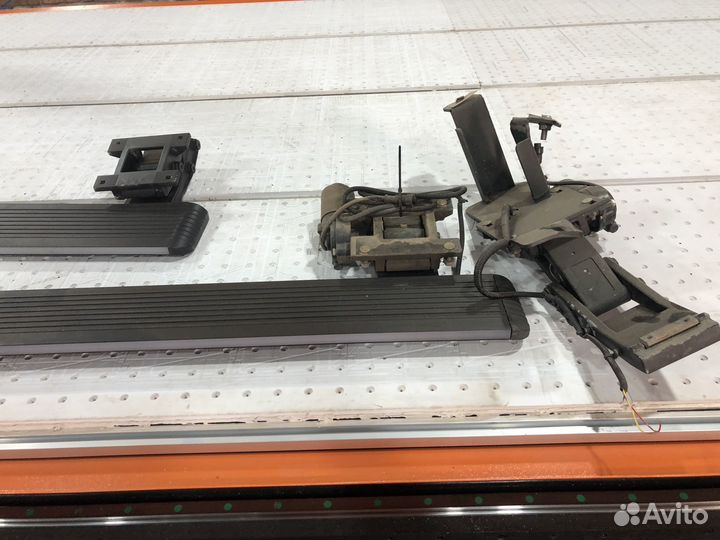 Пороги на Staria выдвижные