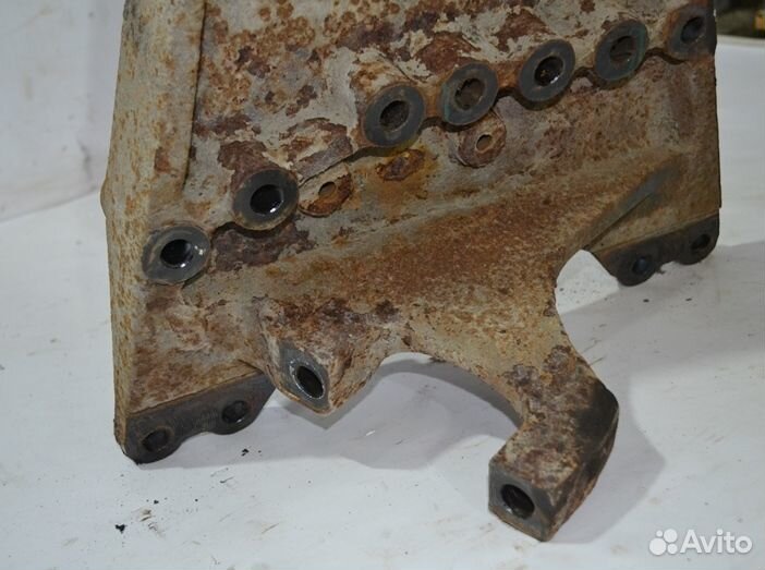 Кронштейн реактивной тяги, ведущего моста, правый