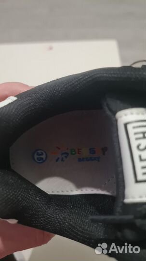 Кроссовки новые 35