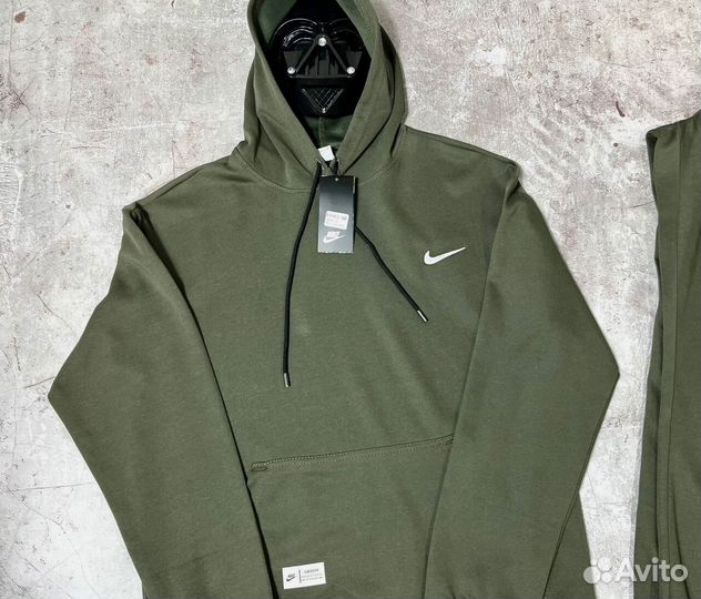 Спортивные костюмы Nike