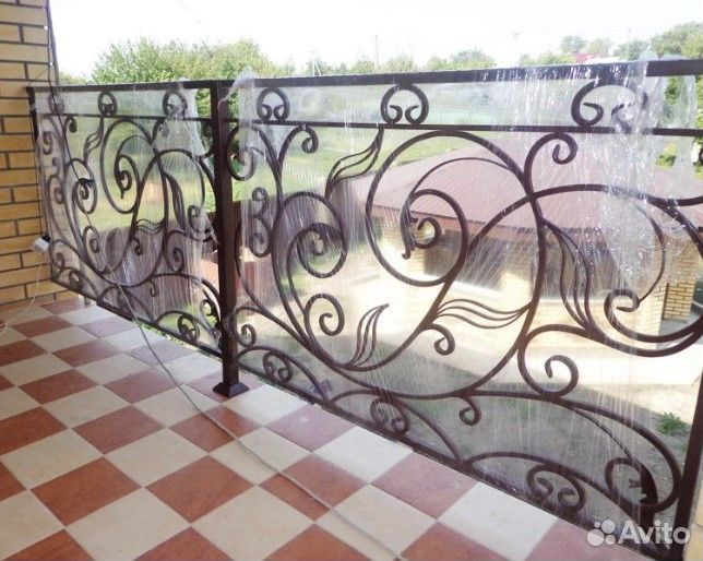 Кованые перила для балконов и лестниц