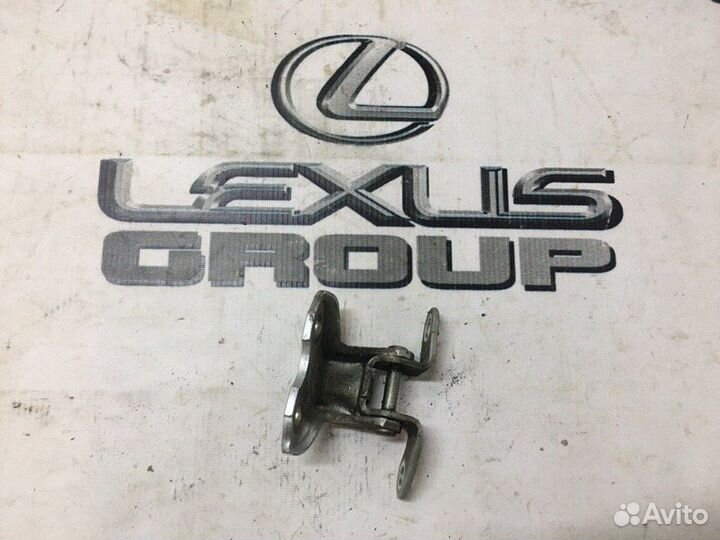 Петля двери верхняя прав. зад. Toyota Camry