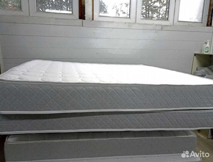 Матрас двухспальный мягкий пружинный