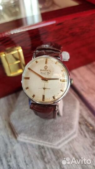 Часы Darwil