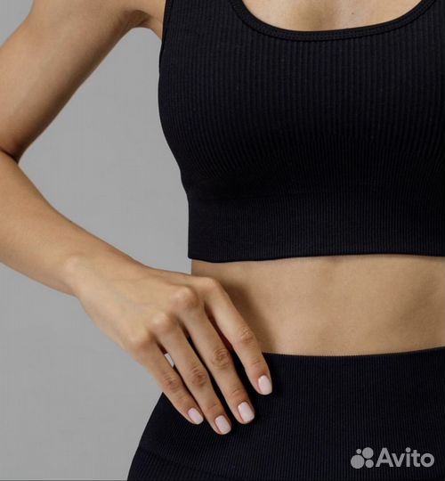 Бесшовный спортивный костюм