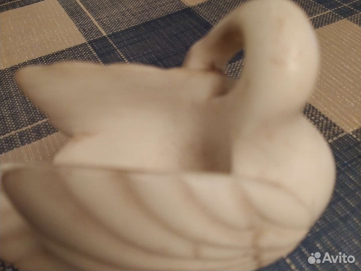 Пепельница лебедь мраморная