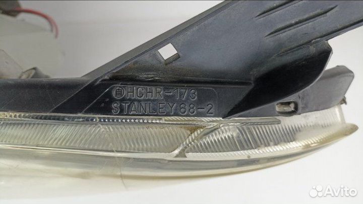 Фара левая Toyota Wish ZNE10