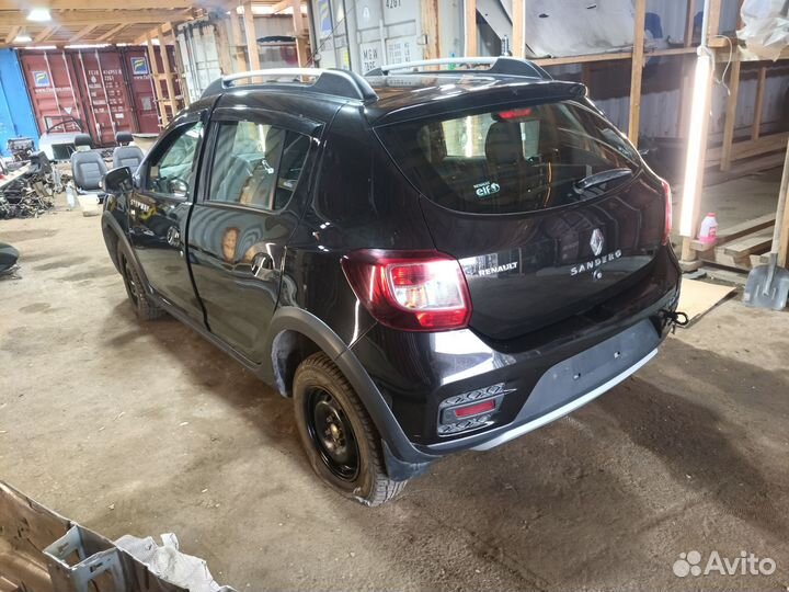 В разборе Renault Sandero Stepwey 2