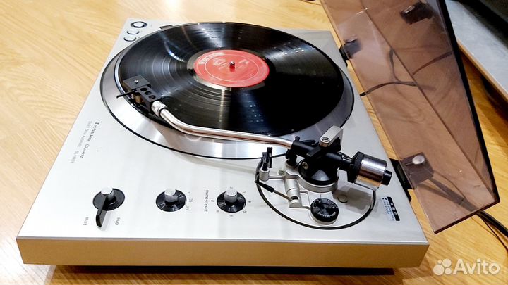 Проигрыватель винила Technics SL-1301 Состояние