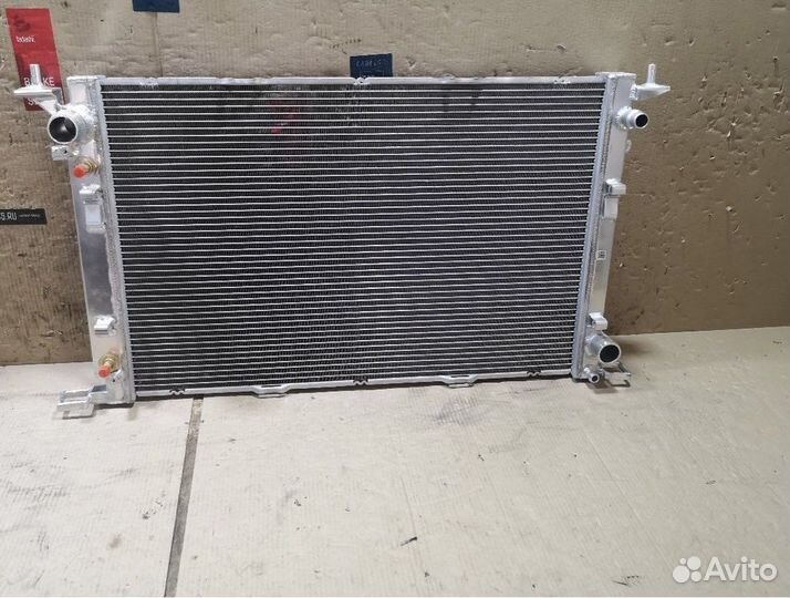 Радиатор двс audi q5 2010 год