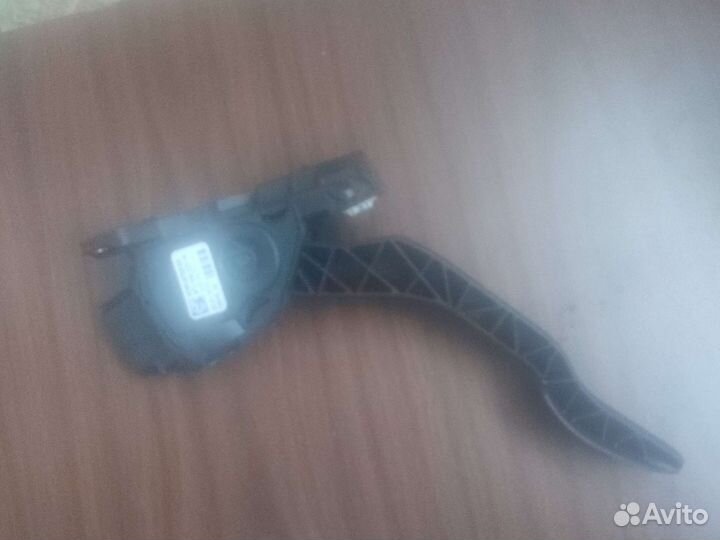 Педаль газа volvo хс 60