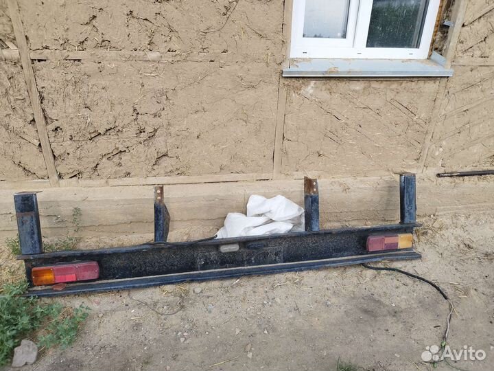 Задний бампер (отбойник) газ