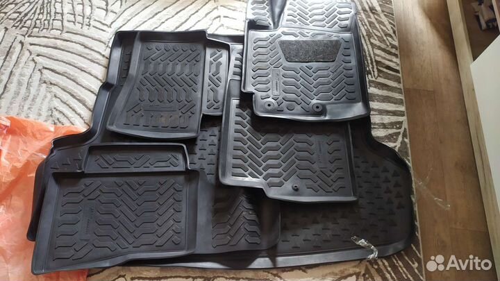 Авто коврики резиновые(KIA RIO 3-й рей-инг2017г)