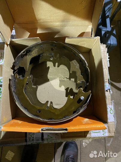 Колодки ручного тормоза Land Cruiser 100 MK2510