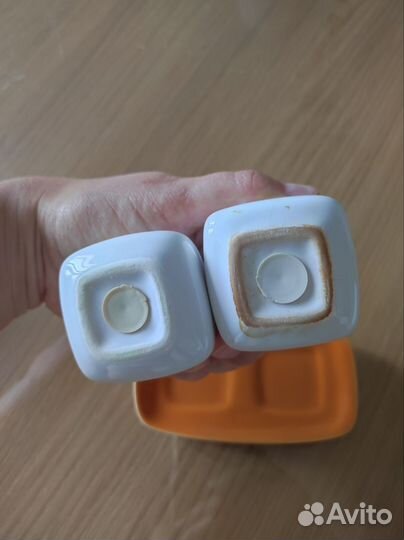 Солонка, перечница на подставке, салфетница, набор