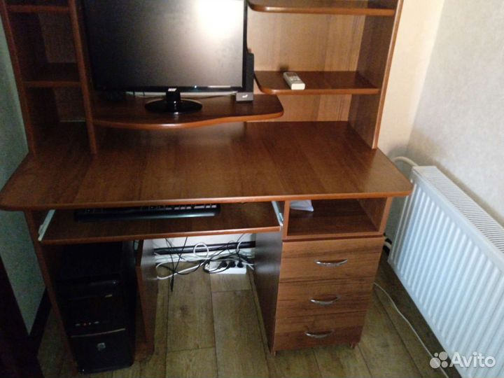 Компьютерный стол