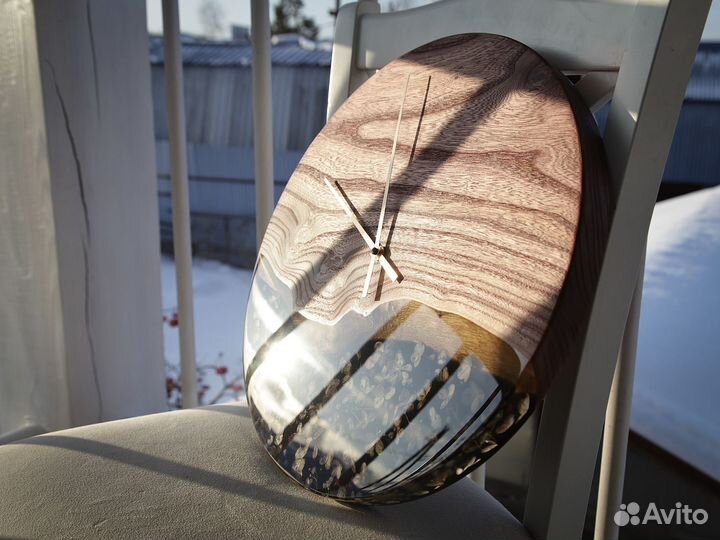 Часы из слэба капового карагача и эпоксидной смолы