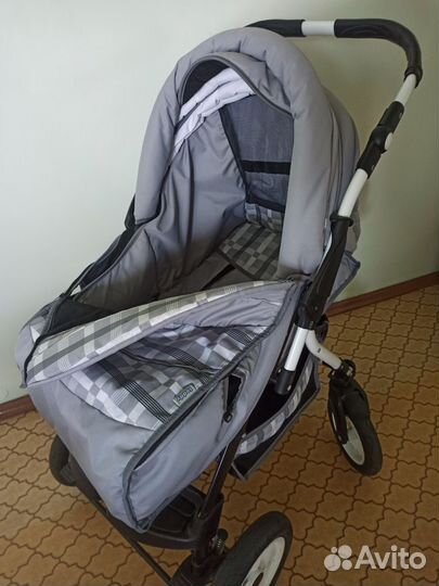 Прогулочная коляска всесезонная