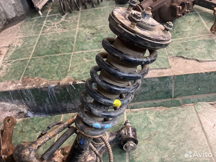 Переднии стойки Kis sorento 2009 год