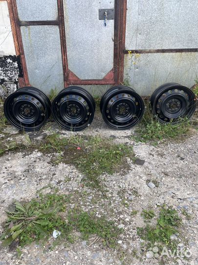 Штампованные диски R 16 Тойота Королла