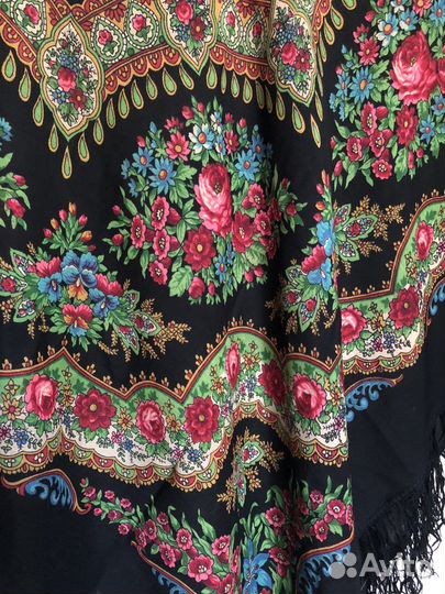 Павловопосадский шерстяной платок