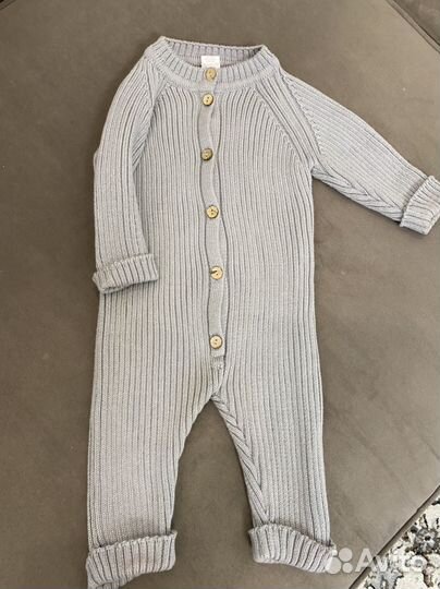 Комбинезон и чепчик