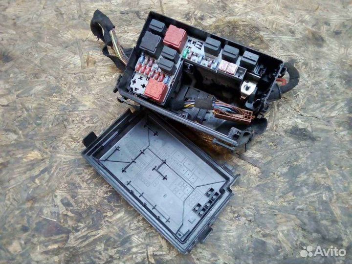 Блок предохранителей моторный Opel Corsa D 1.4