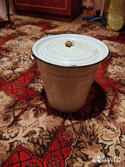 Эмалированное ведро