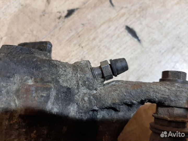 Суппорт передний правый Skoda Octavia A7 liftback