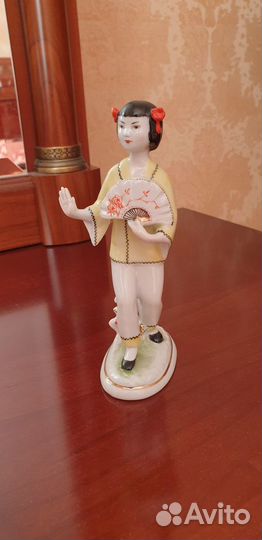 Фарфоровые статуэтки