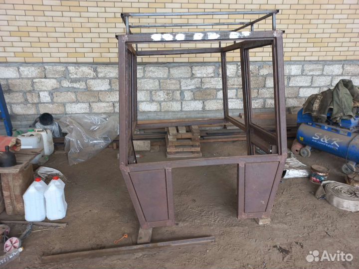 Кабина на трактор