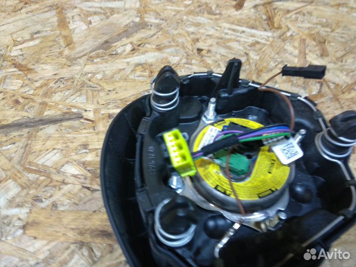 Подушка безопасности водителя BMW X1 F48 2016