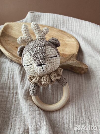 Вязаная погремушка