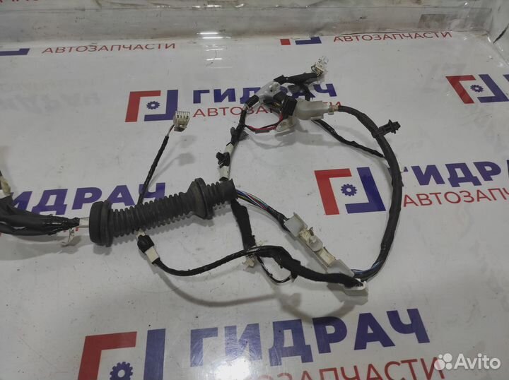 Проводка (коса) двери передней правой Toyota Corol