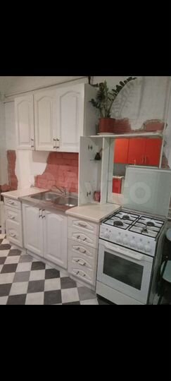 4-к. квартира, 72 м², 1/2 эт.