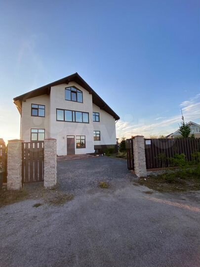 Коттедж 395 м² на участке 15,6 сот.