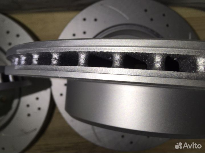 Тормозные диски колодки Dodge Challenger 345/320