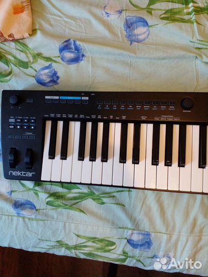 Продаю midi клавиатуру nektar impact GXP 49