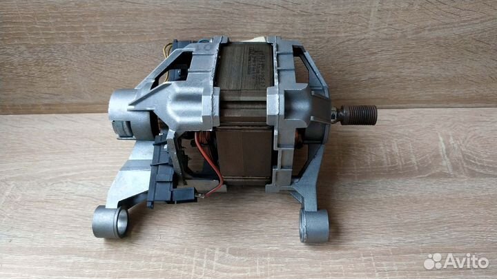 Двигатель 512022102 сма Zanussi 8 контактов