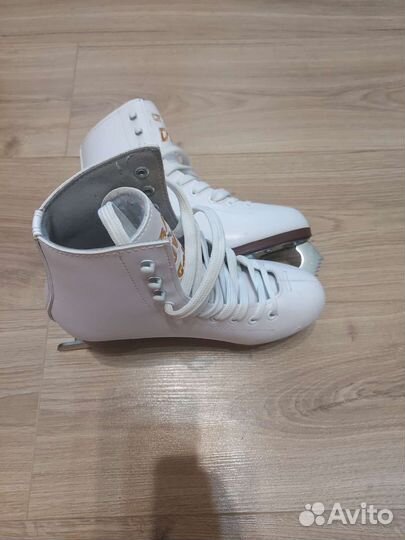 Фигурные коньки graf Davos Gold