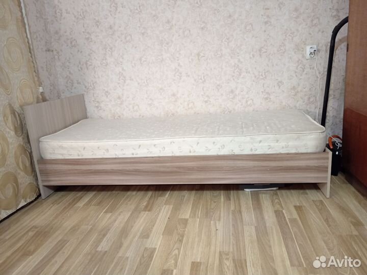 Кровать односпальная с матрасом новая