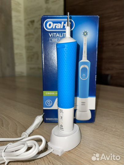 Электрическая зубная щетка Oral B на гарантии
