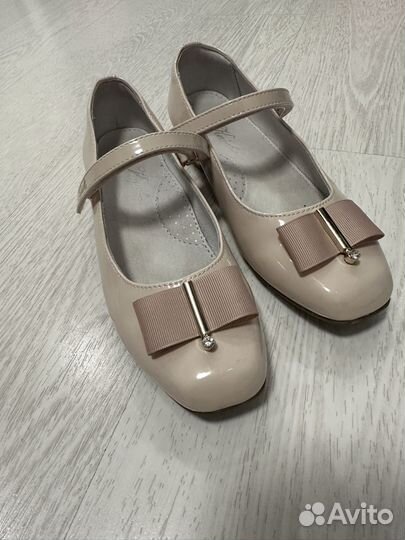 Туфли нарядные лаковые для девочки