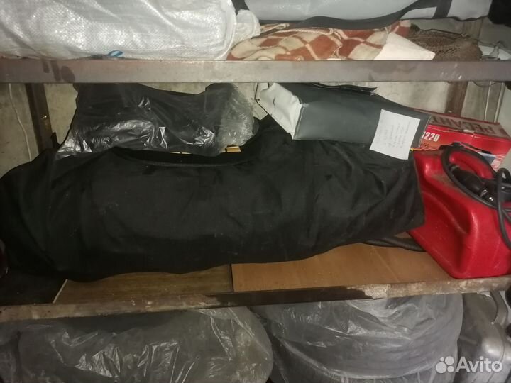 Лодочный мотор с лодкой