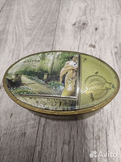 Жестяная банка с крышкой