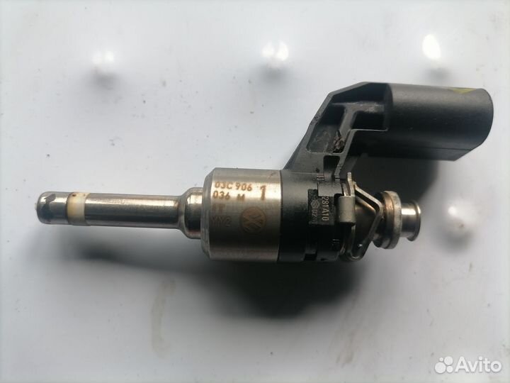 Форсунка топливная Volkswagen Golf 6 1.4 TSI