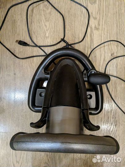 Игровой руль с педалями defender